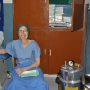 Cinzia prepara i set da sterilizzare per domani